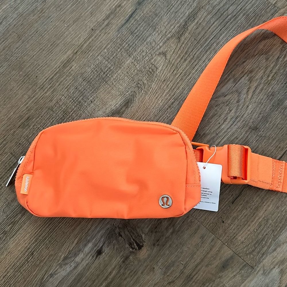 Lululemon belt bag